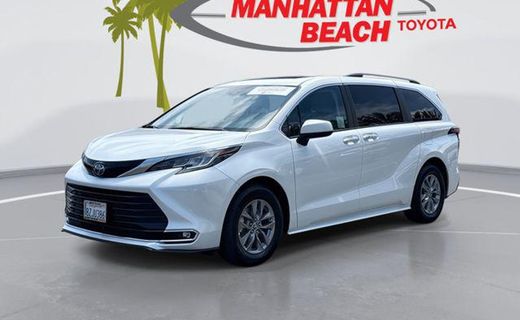 2022 Toyota Sienna XLE