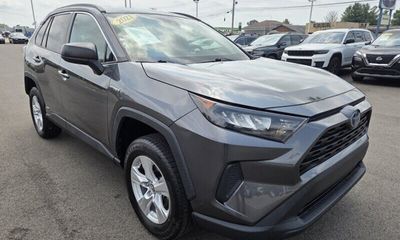 2021 Toyota RAV4 LE HV