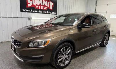 2015 Volvo V60CC Premier NON R