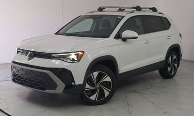 2025 Volkswagen Taos 4MOTION SE