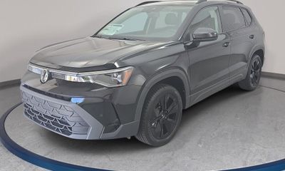 2026 Volkswagen Taos SE Black
