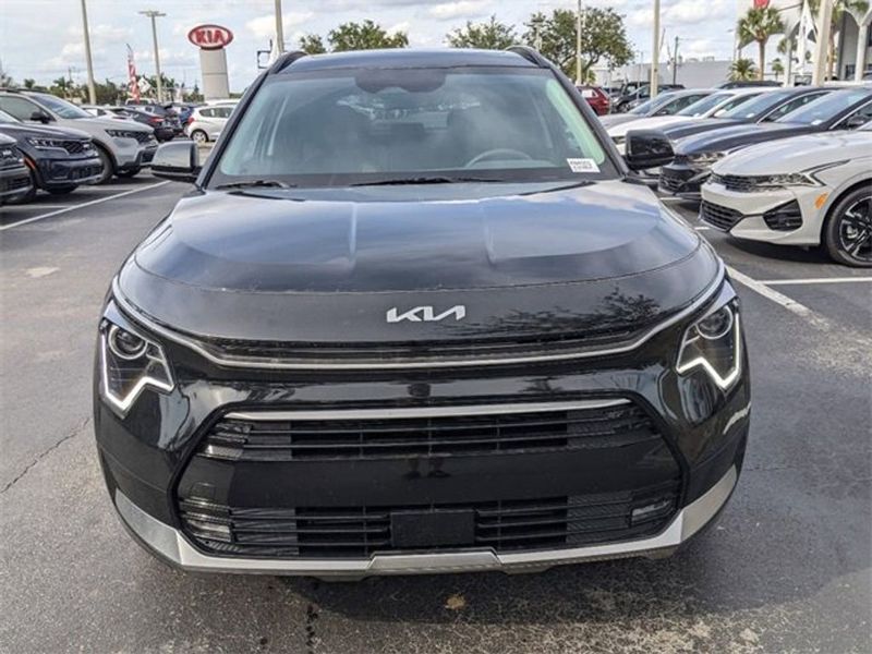 2024 Kia Niro — a typically priced live listing