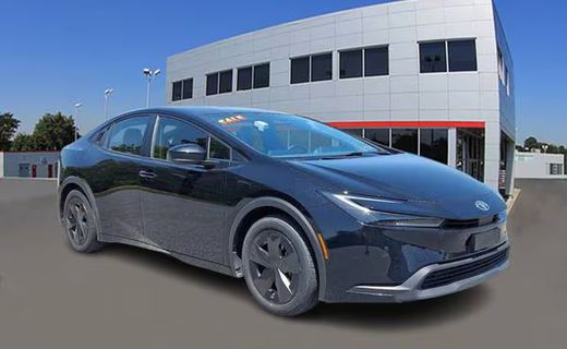 2025 Toyota Prius LE