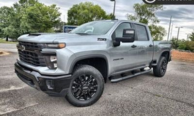 2026 Chevrolet Silverado HD Custom