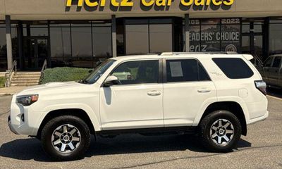 2024 Toyota 4RUNNER TRD Offroad