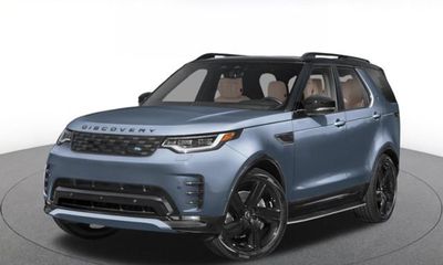 2026 Land Rover Discovery P360 Dynamic SE