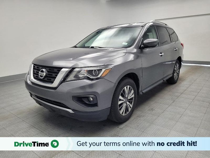2020 Nissan Pathfinder — a typically priced live listing