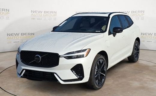 2026 Volvo XC60 Plus Dark