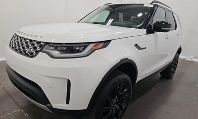 2024 Land Rover Discovery P300 S