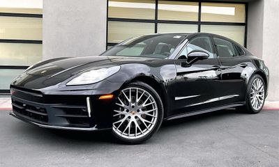 2026 Porsche Panamera 4
