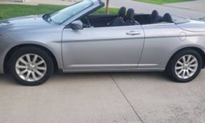 2013 Chrysler 200 Base
