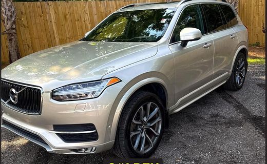 2017 Volvo XC90 Momentum