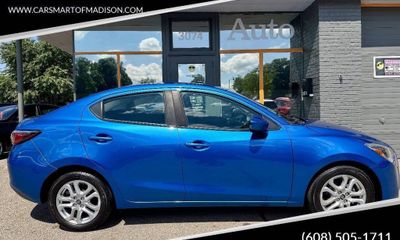 2017 Toyota Yaris IA Base