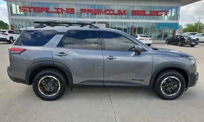 2023 Nissan Pathfinder SV