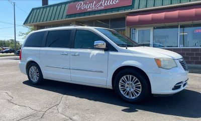 2012 Chrysler Town AND Country Limited