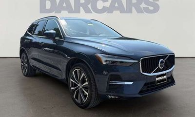 2022 Volvo XC60 Momentum Excl S60