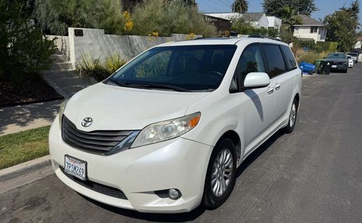 2015 Toyota Sienna XLE