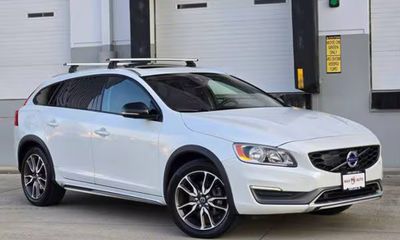 2016 Volvo V60CC SV33 Premier