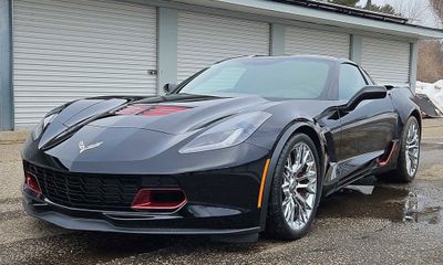 2016 Chevrolet Corvette Standard 1LZ W