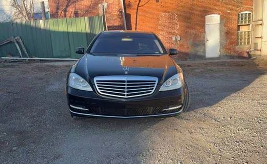 2010 Mercedes-Benz S-Class S550