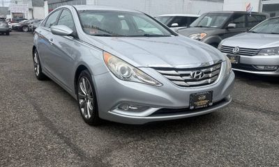 2012 Hyundai Sonata Middle Level