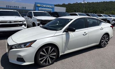 2019 Nissan Altima SR