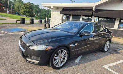 2017 Jaguar XF Prestige