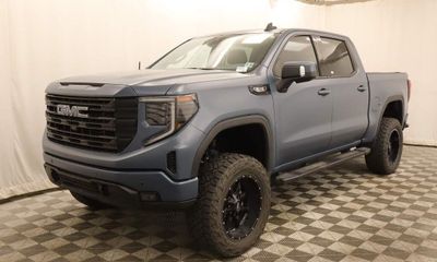 2024 GMC Sierra Elevation