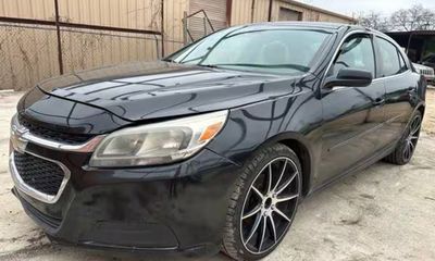 2015 Chevrolet Malibu LS 1FL