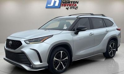 2022 Toyota Highlander XSE