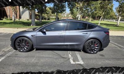2023 Tesla Model 3 Performance