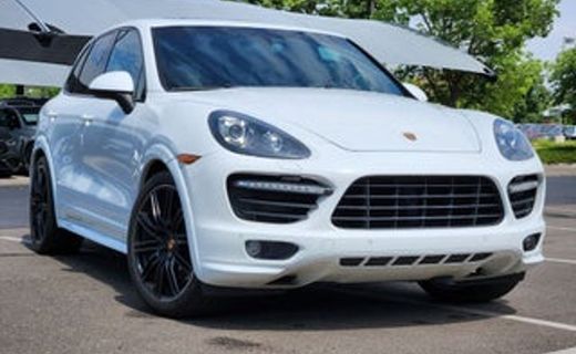2013 Porsche Cayenne GTS