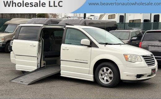 2009 Chrysler Town AND Country