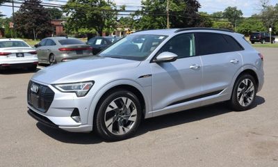 2021 Audi E-Tron Quattro Premium
