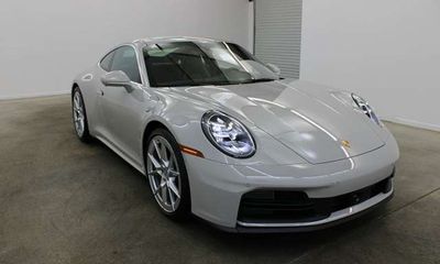 2025 Porsche 911 Carrera