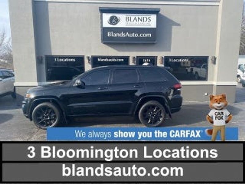 2022 Jeep Grand Cherokee — a typically priced live listing
