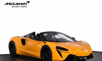2026 McLaren Artura