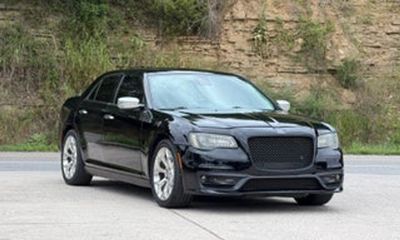 2017 Chrysler 300 300C Luxury Series