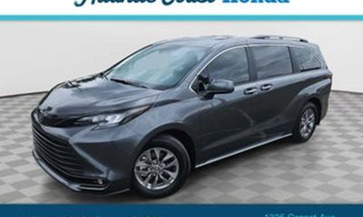 2025 Toyota Sienna XLE