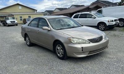 2005 Toyota Camry LE V6
