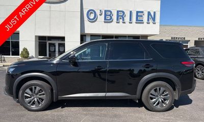 2023 Nissan Pathfinder S