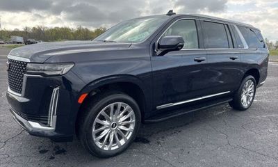 2023 Cadillac Escalade ESV Premium Luxury