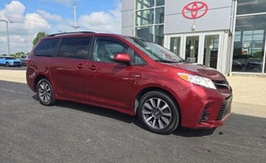2018 Toyota Sienna LE