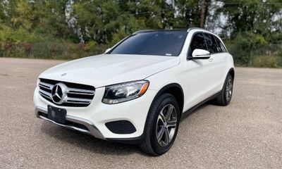 2017 Mercedes-Benz GLC-Class GLC300