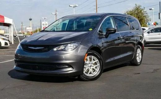 2023 Chrysler Voyager LX
