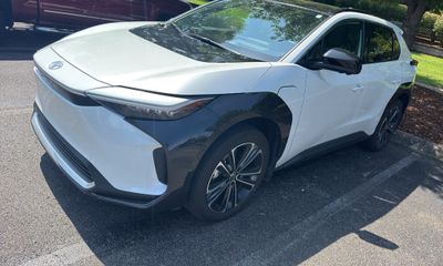 2023 Toyota BZ4X Limited