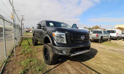 2017 Nissan Titan SV
