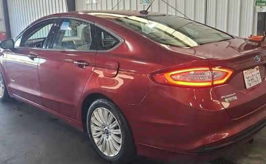 2014 Ford Fusion SE