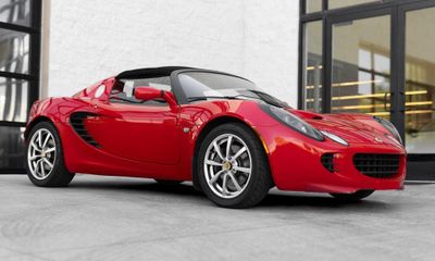 2005 Lotus Elise Base