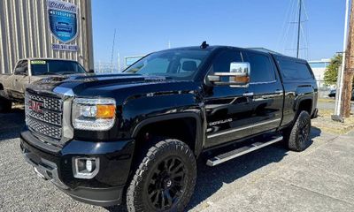 2019 GMC Sierra HD Denali